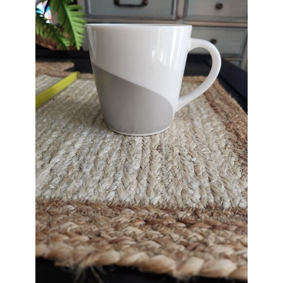 2005 Starbucks Collector Mug-Silver Metallic‎ Wave Outside/Green Wave Inside - Picture 1 of 6
